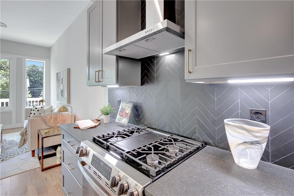 458 Connally Street SE