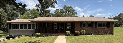 Homes For Sale - 379 Hunt Road<br/> Calhoun, GA 30701