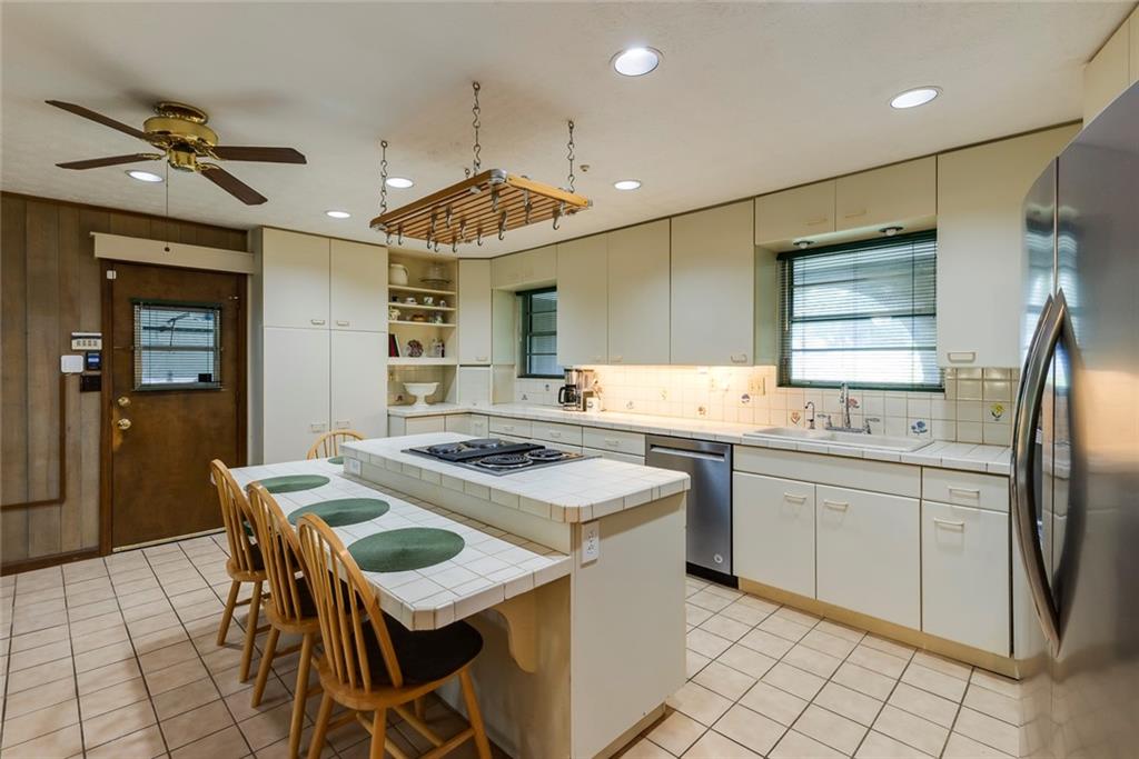 2425 Maclaren Circle, Dunwoody, Georgia image 11