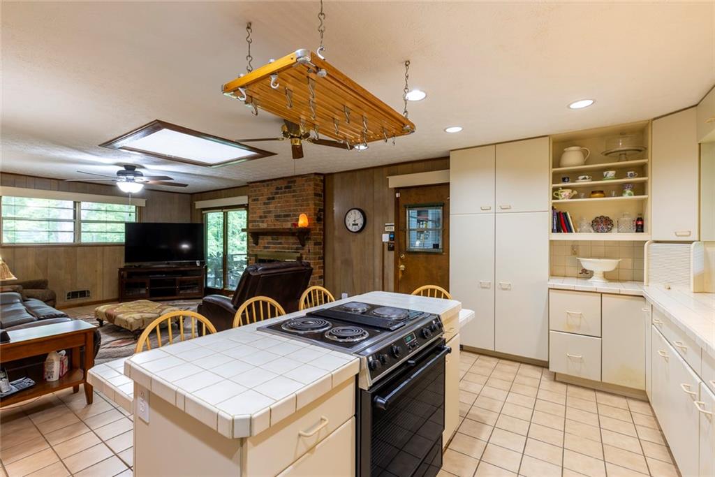 2425 Maclaren Circle, Dunwoody, Georgia image 12