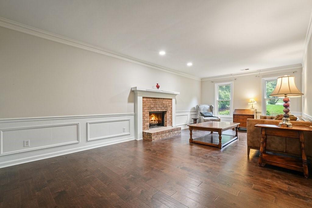 2801 Holly Oaks Drive