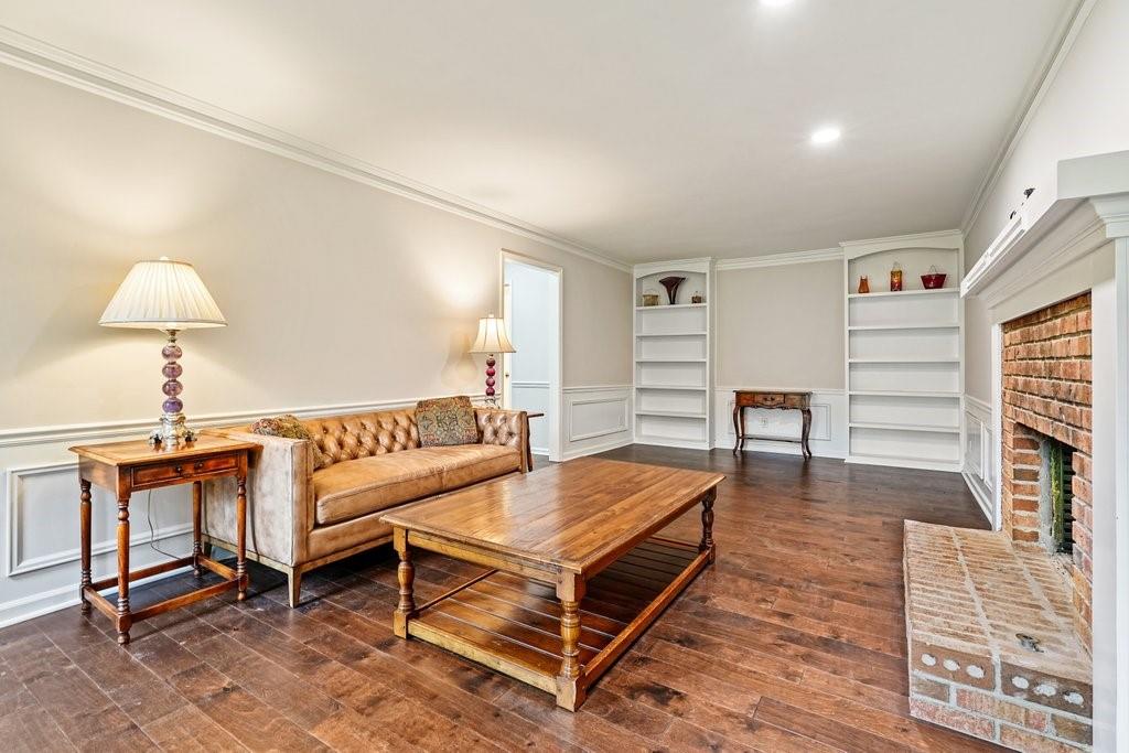 2801 Holly Oaks Drive