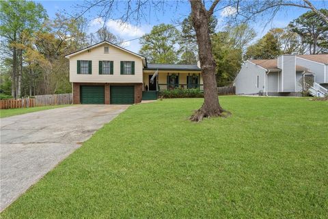 Homes For Sale - 6741 Fairway Ridge Drive<br/> Douglasville, GA 30134