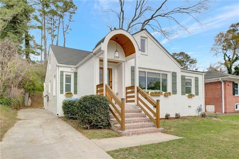 Homes For Sale - 1747 Cascade Terrace<br/> Atlanta, GA 30311