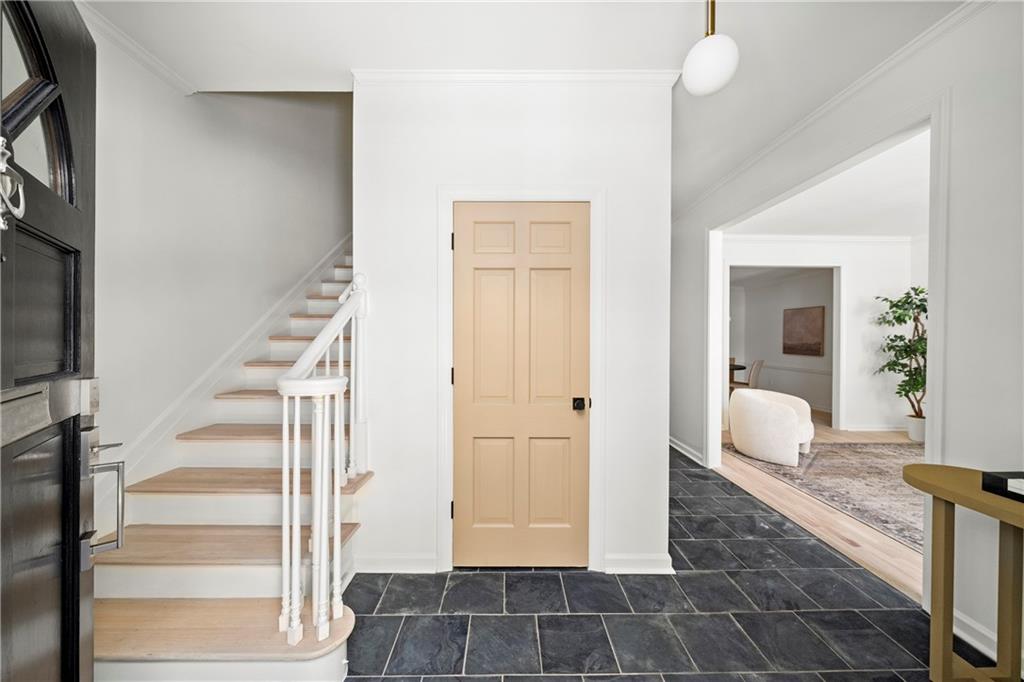 4 Lullwater Place NE