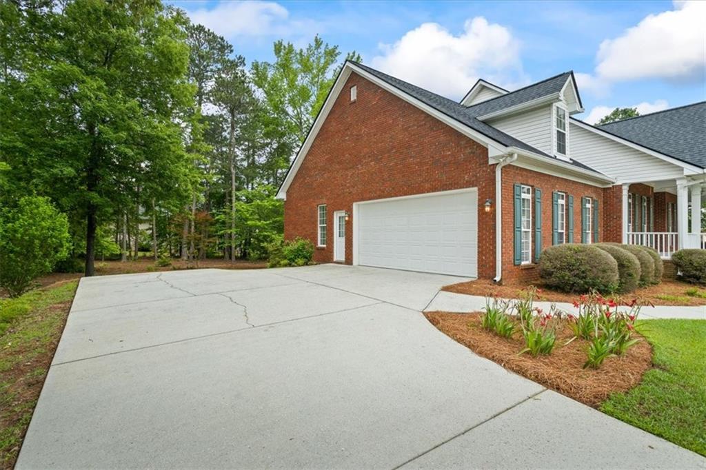 1253 Oakwood Place
