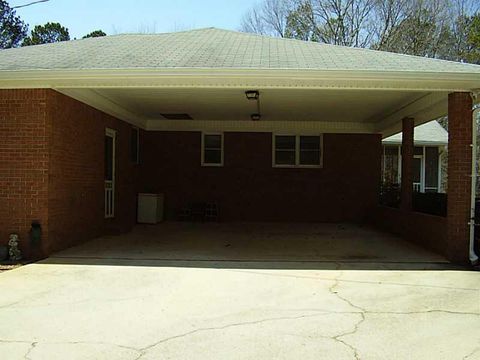 A home in Powder Springs