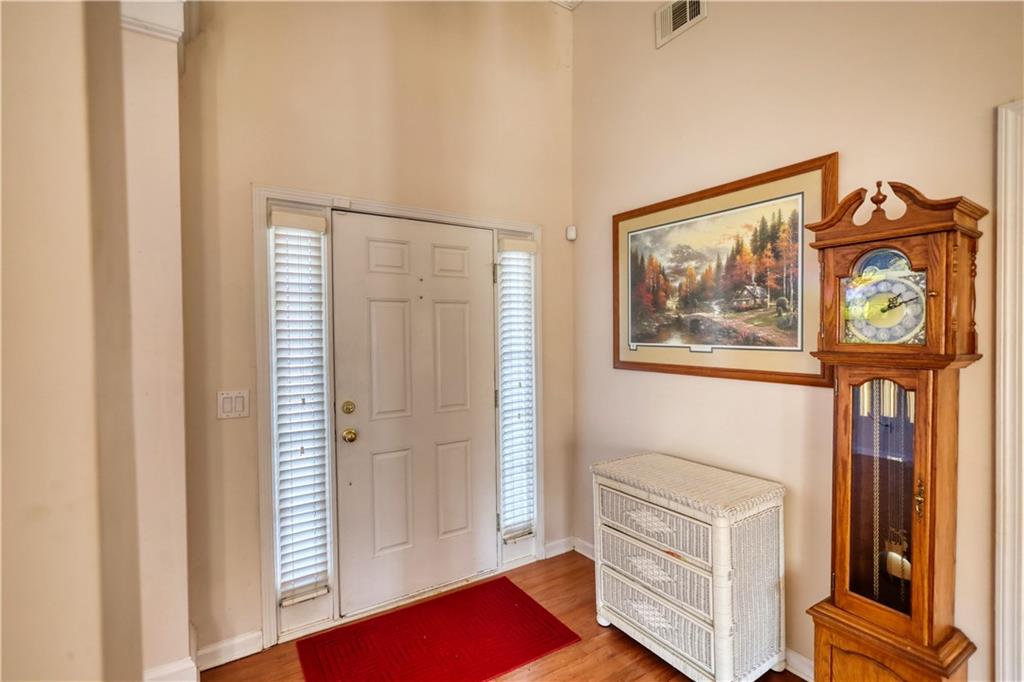 2648 Neighborhood Walk S