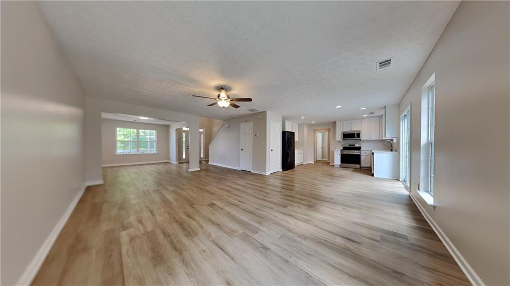 8256 Milam Loop, Fairburn, Georgia image 3