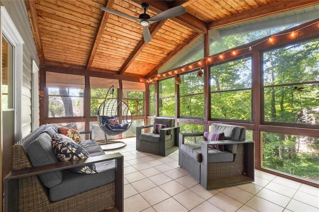 4285 Blackland Way