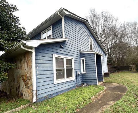 Townhouse For Sale - 5654 Waterford Court<br/> Morrow, GA 30260