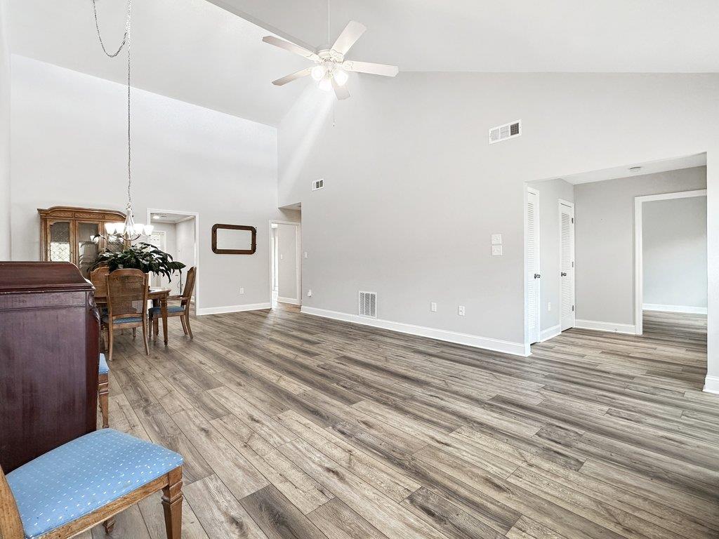 827 Serramonte Drive NE