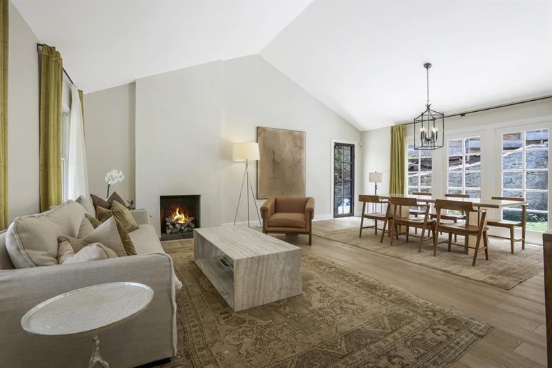 1051 Northrope Drive NE