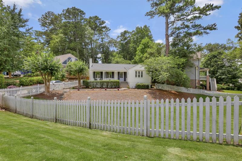 1051 Northrope Drive NE