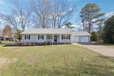 Homes For Sale - 125 Sweet Bay Lane<br/> Carrollton, GA 30116