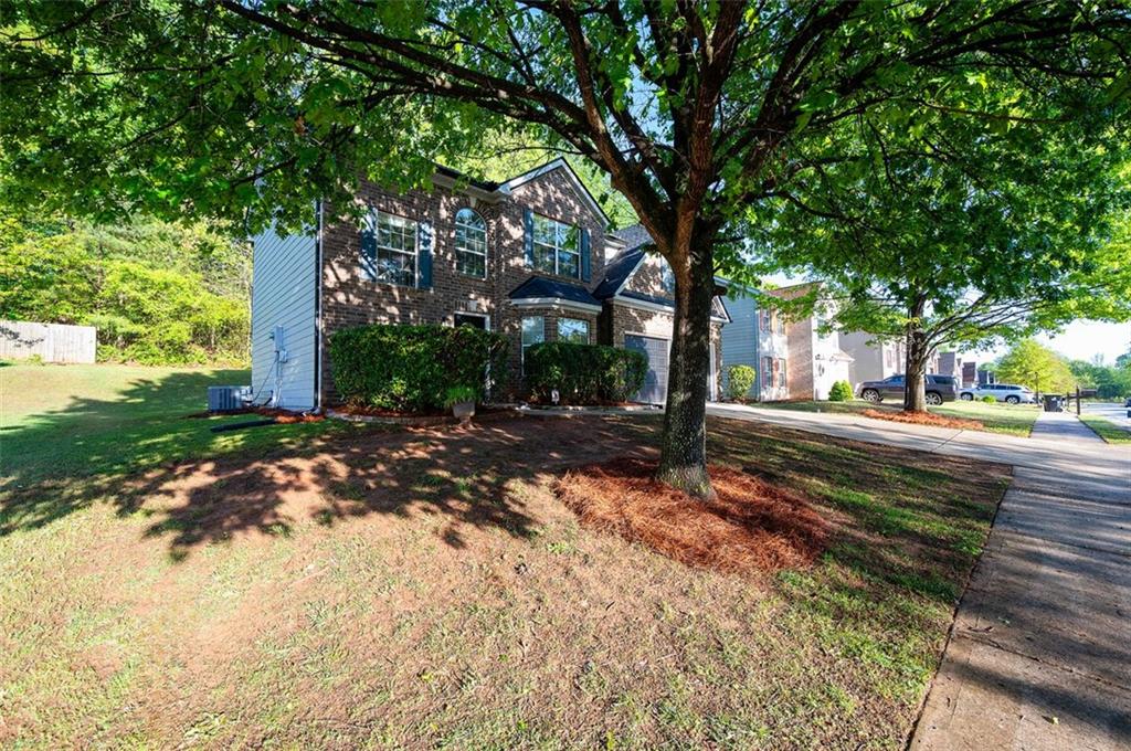 5789 Star Flower Drive, Ellenwood, Georgia image 3