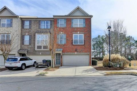 Townhouse For Sale - 5716 Pine Oak Drive<br/> Peachtree Corners, GA 30092