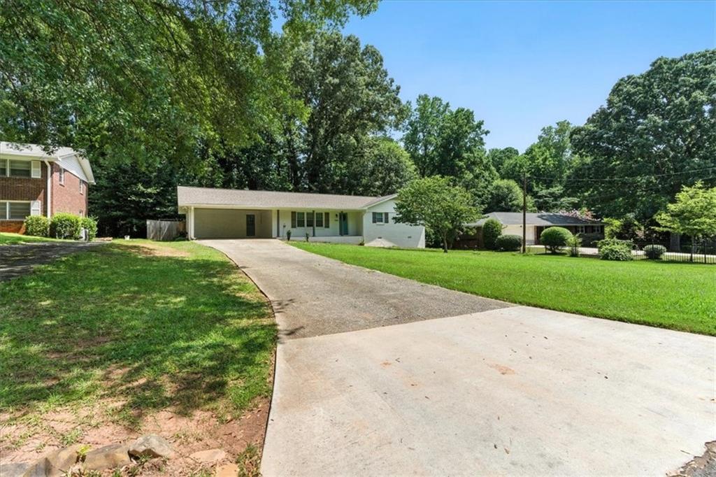 558 Carlouetta Road SW