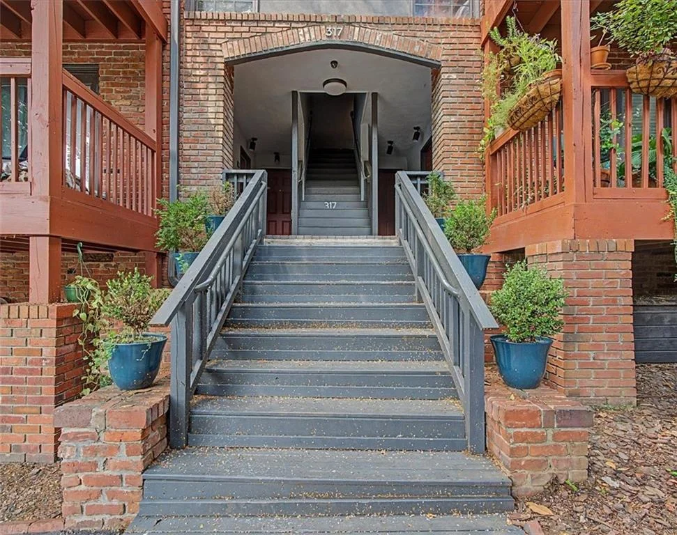 317 8th Street NE Unit 7