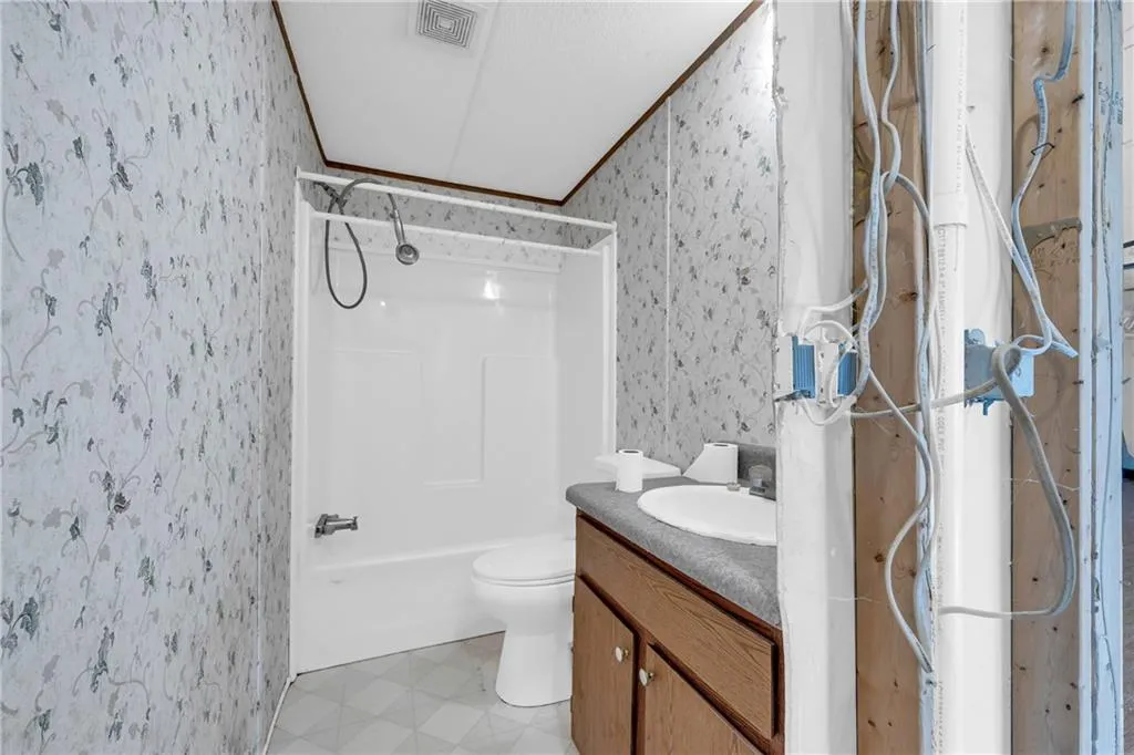 Lavonia, Georgia 30553, United States, 3 Bedrooms Bedrooms, ,2 BathroomsBathrooms,Residential,Active,34475