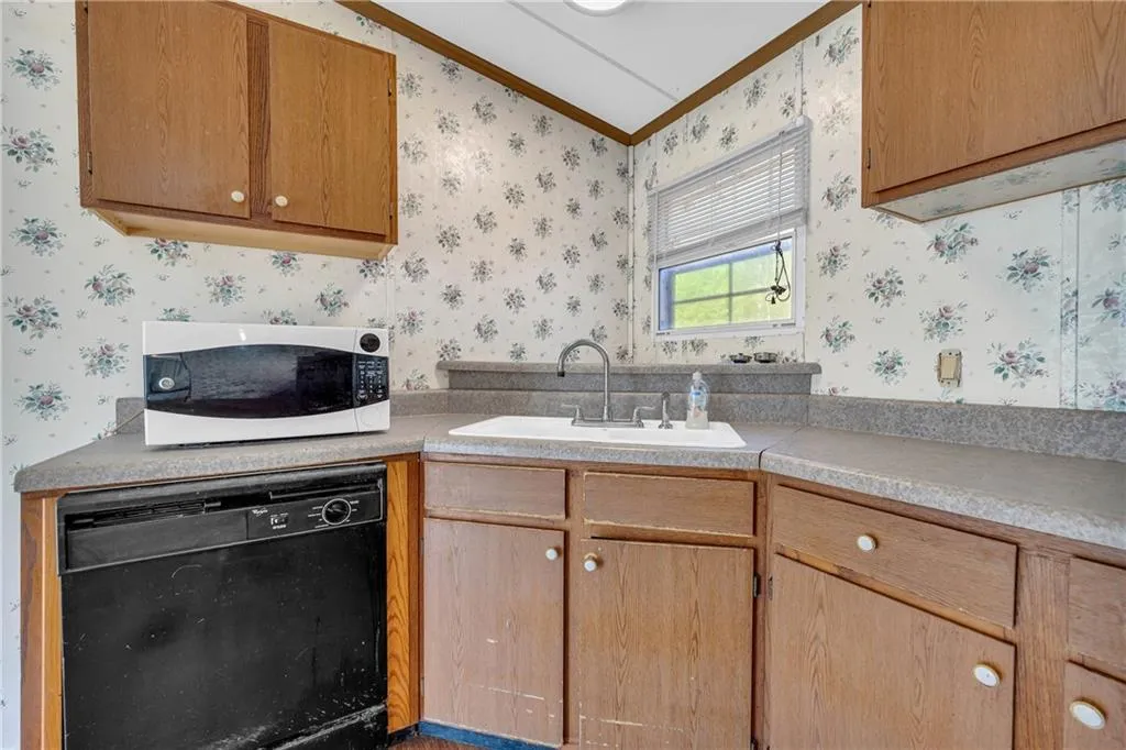 Lavonia, Georgia 30553, United States, 3 Bedrooms Bedrooms, ,2 BathroomsBathrooms,Residential,Active,34475