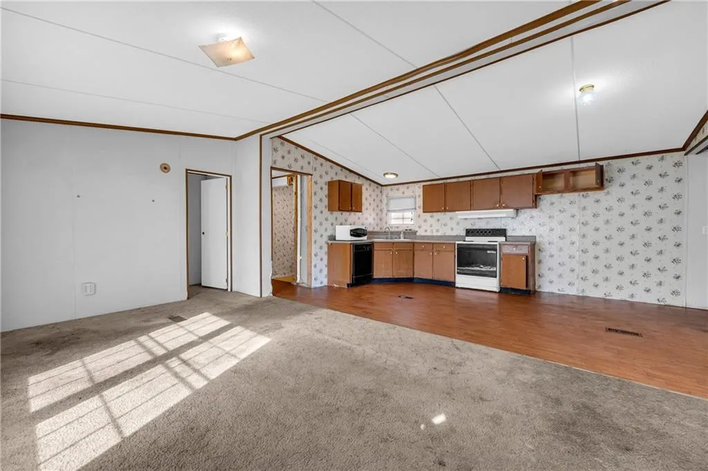 Lavonia, Georgia 30553, United States, 3 Bedrooms Bedrooms, ,2 BathroomsBathrooms,Residential,Active,34475