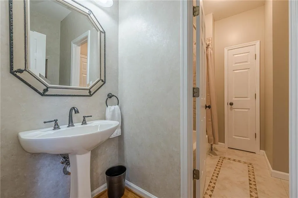 Cumming, Georgia 30028, United States, 5 Bedrooms Bedrooms, ,4 BathroomsBathrooms,Residential,Active,87972