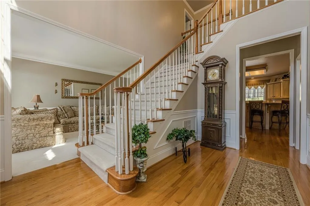 Cumming, Georgia 30028, United States, 5 Bedrooms Bedrooms, ,4 BathroomsBathrooms,Residential,Active,87972