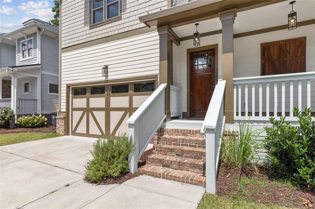 5989 Kenn Manor Way