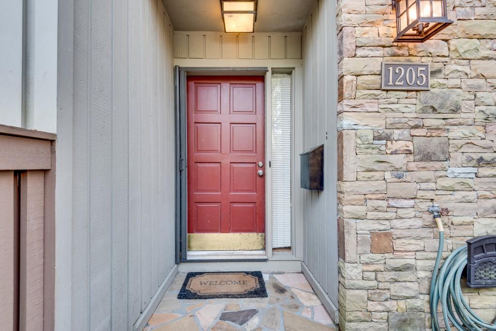 1205 Druid Knoll Drive, Brookhaven, Georgia image 2