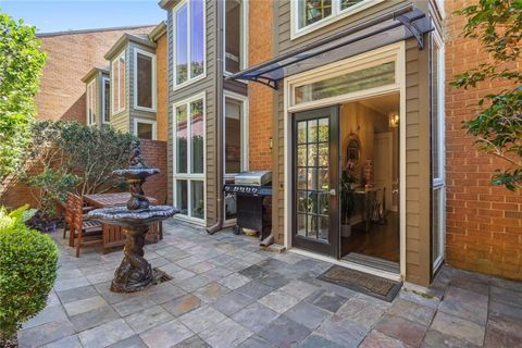 17 Willow Glen NE Atlanta GA 30342