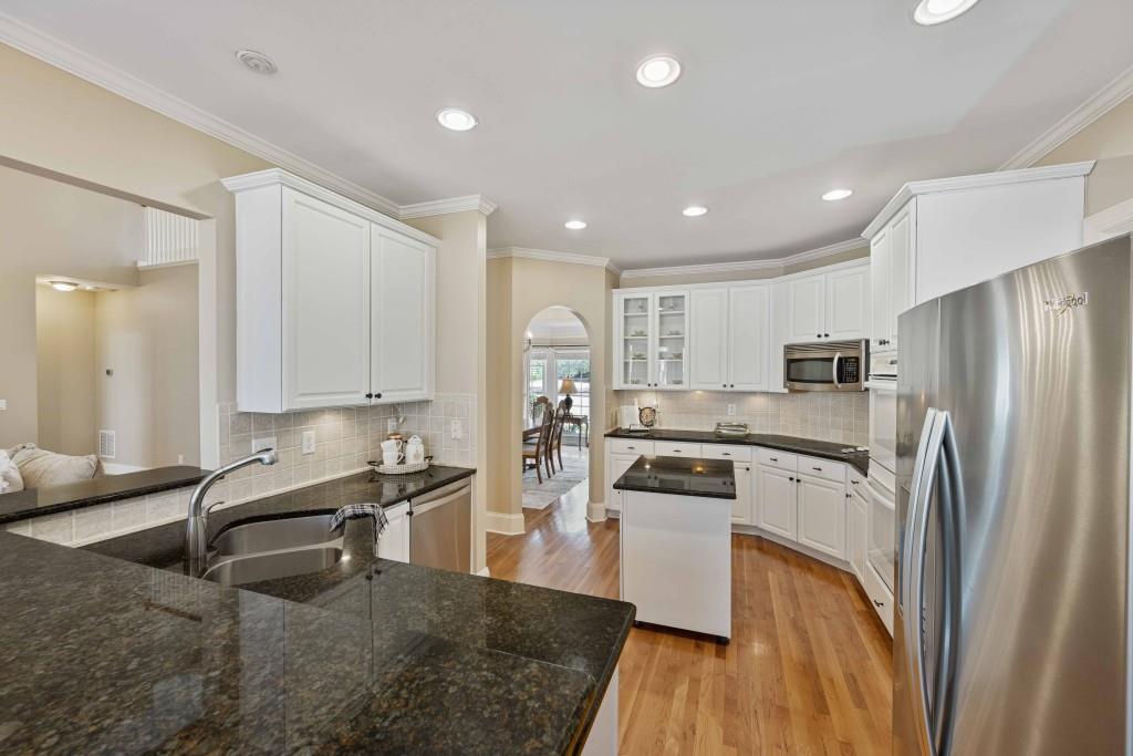 4125 Bridle Ridge Drive, Suwanee, Georgia image 11