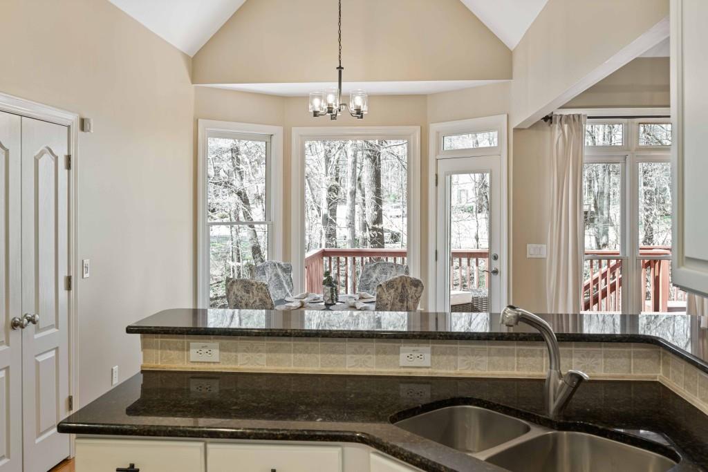 4125 Bridle Ridge Drive, Suwanee, Georgia image 13