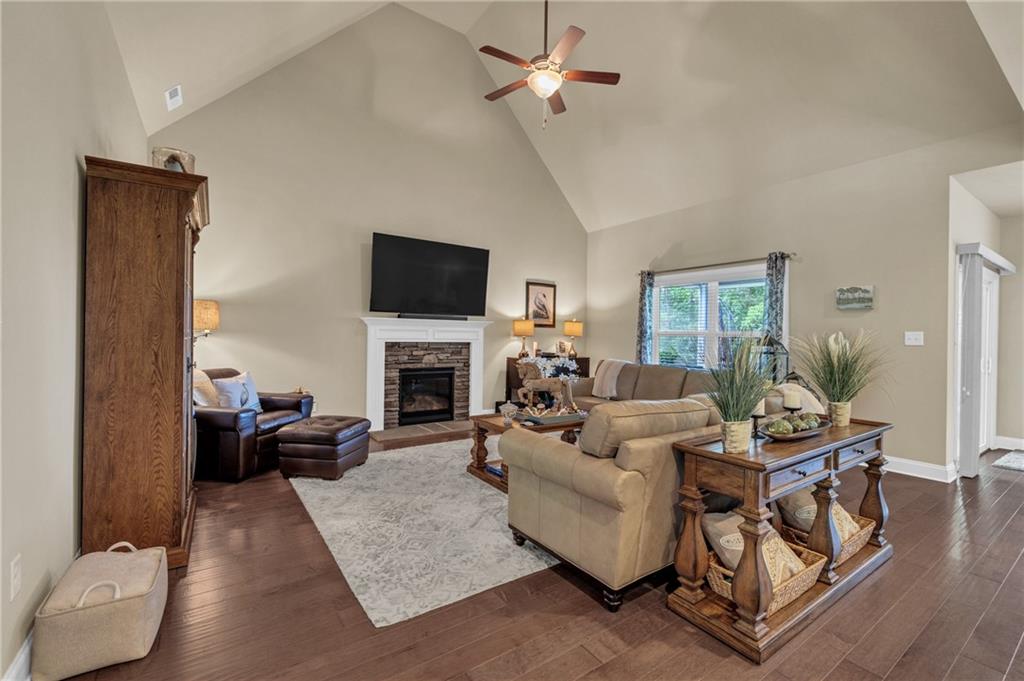 451 Delaware Way, Newnan, Georgia image 16