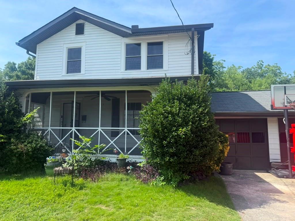 217 Montgomery Street NE