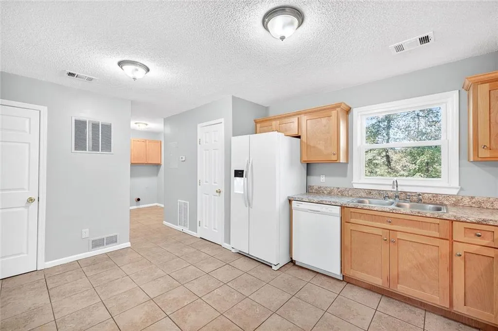 Ball Ground, Georgia 30107, United States, 3 Bedrooms Bedrooms, ,2 BathroomsBathrooms,Residential,Active,232584