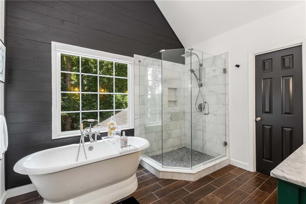 5005 Hampton Bluff Court