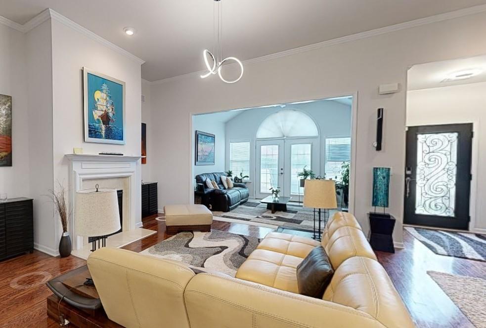 3311 Lindenridge Dr