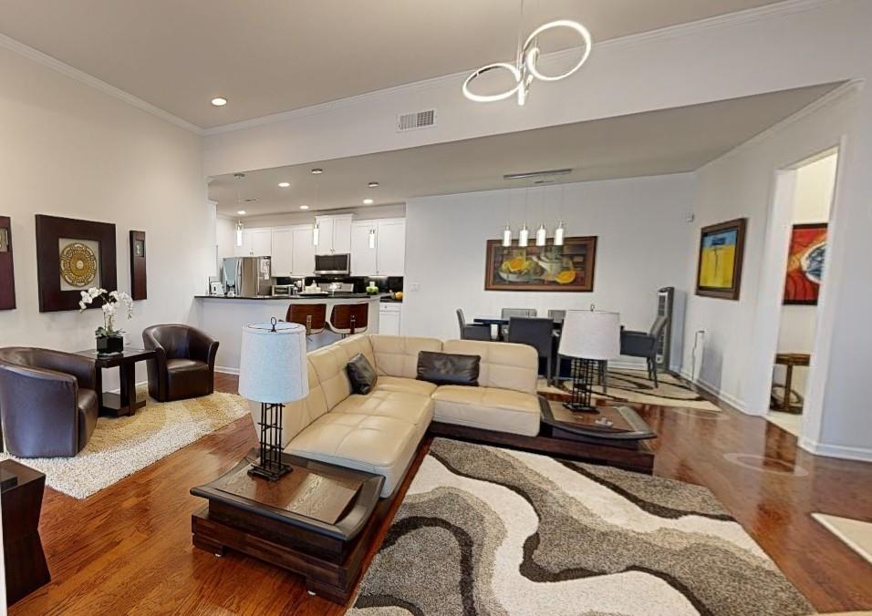 3311 Lindenridge Dr