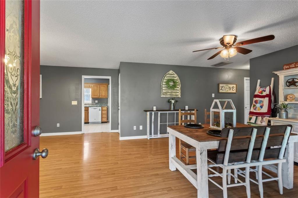 220 Circle Valley Drive, Calhoun, Georgia image 4