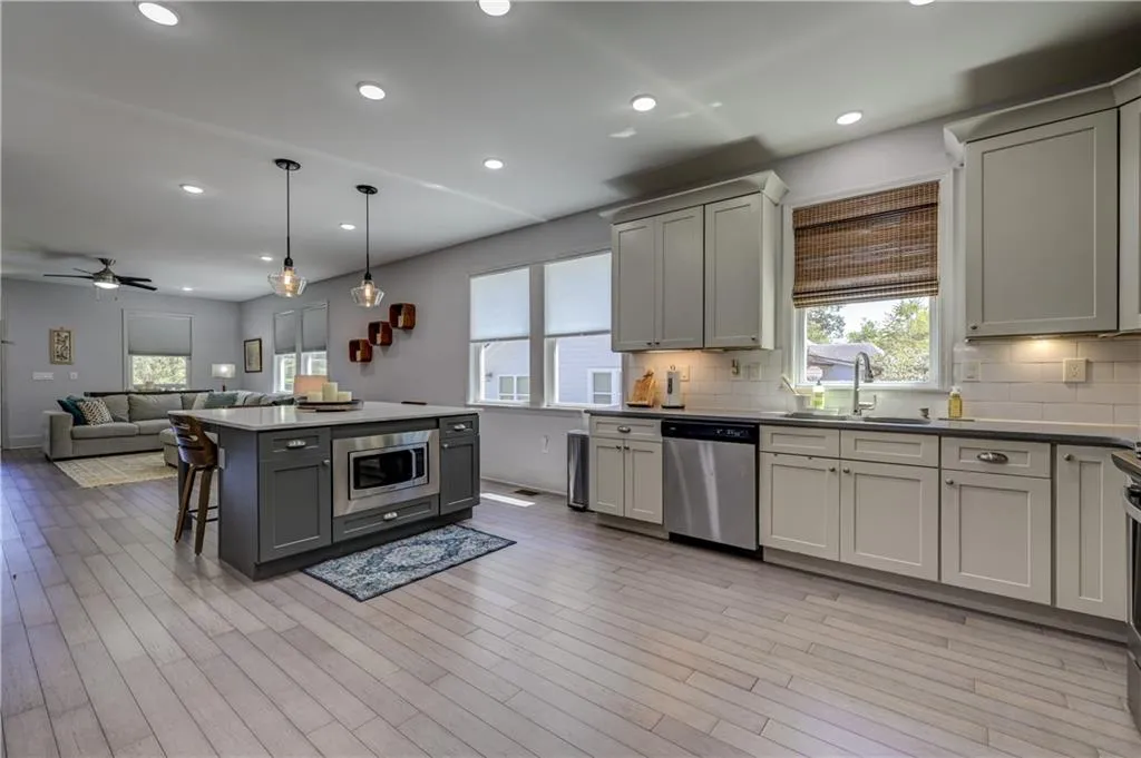 Atlanta, Georgia 30354, United States, 3 Bedrooms Bedrooms, ,3 BathroomsBathrooms,Residential,Active,210092