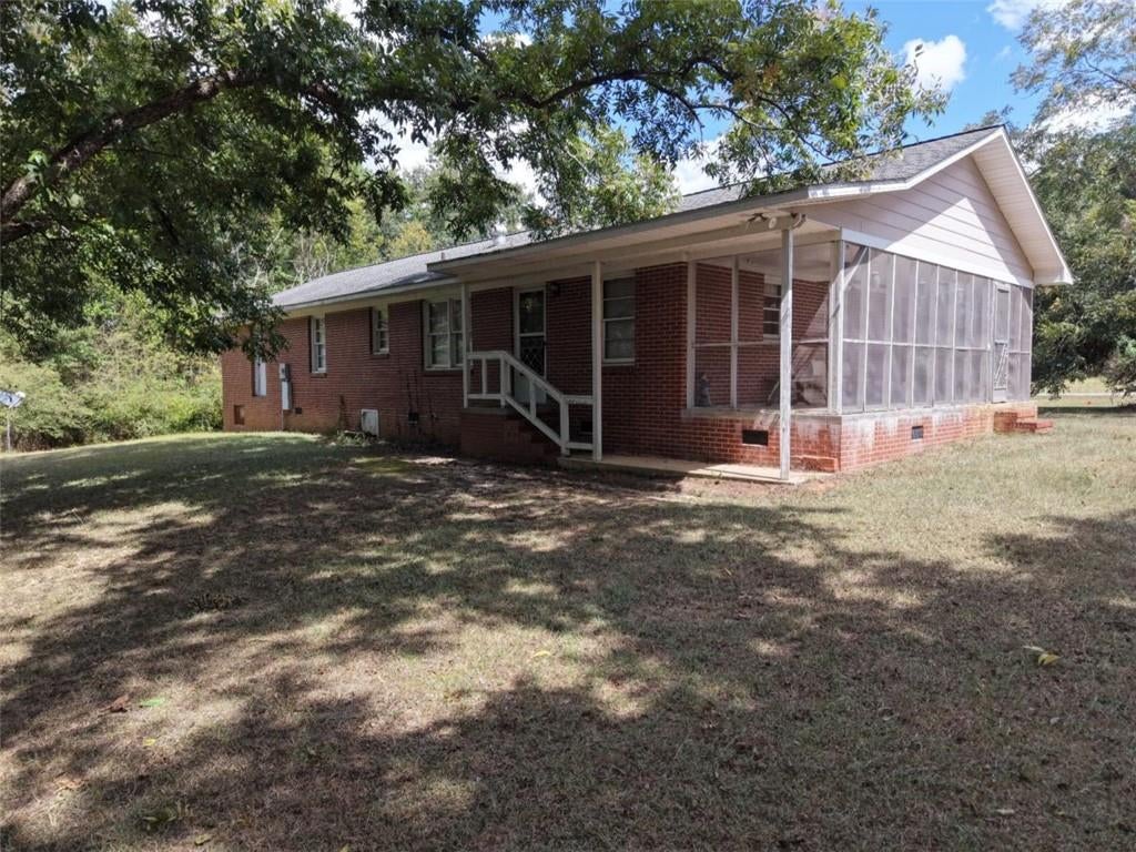 2107 Hwy 15 N