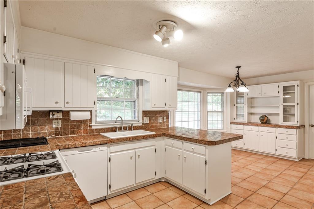 2851 Thornridge Drive