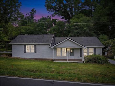 Homes For Sale - 4080 Hopewell Road<br/> Cumming, GA 30028