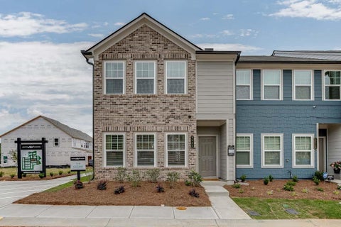 Townhouse For Sale - 5508 Warwick Pass Street<br/> Douglasville, GA 30135