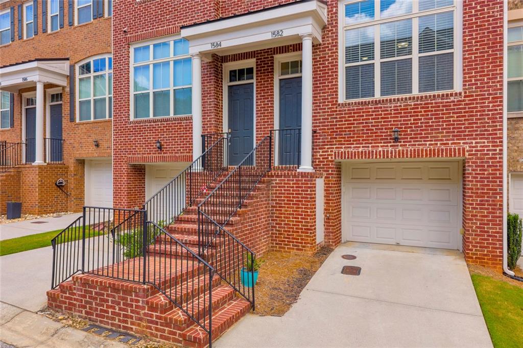 1582 Mosaic Way 1582