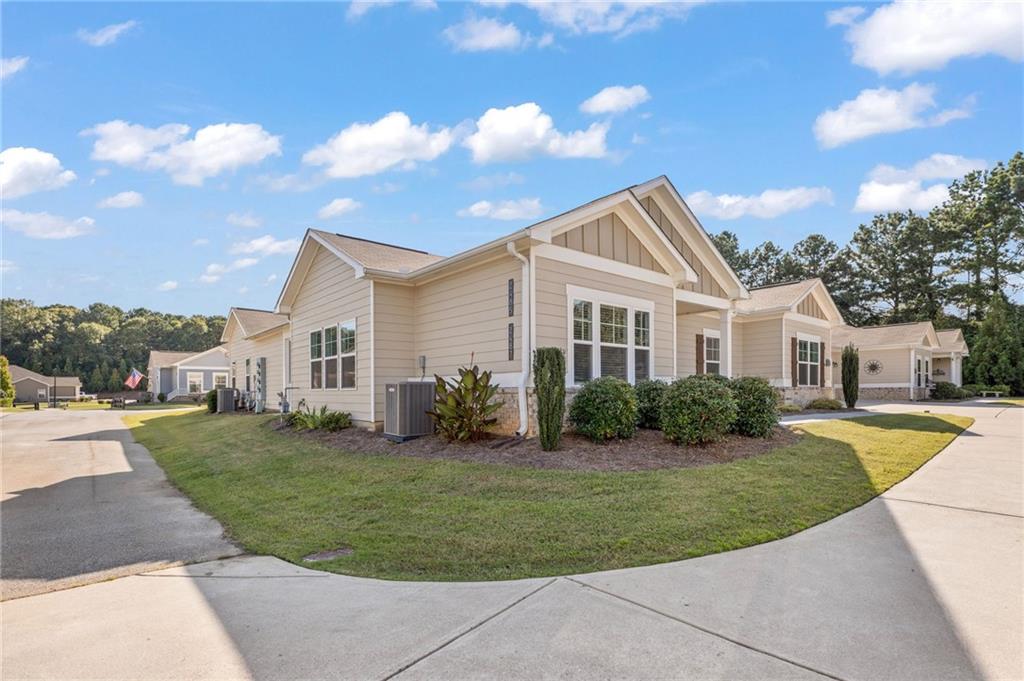 2487 Rathburn Circle