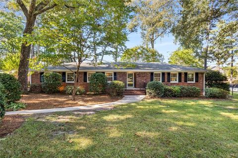 Photo of 2040 Argyle Drive SE, Smyrna, GA 30080 (MLS # 7660952)