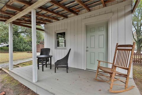 A home in Fairburn