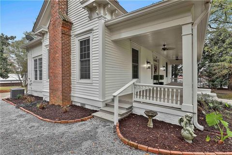 A home in Fairburn